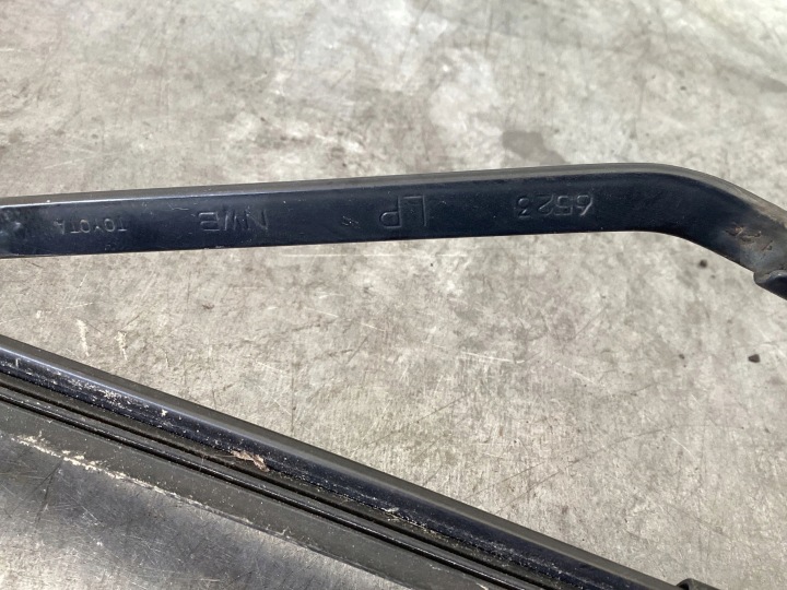 BRAS ESSUIE-GLACES ARRIÈRE TOYOTA COROLLA VERSO E121 6523