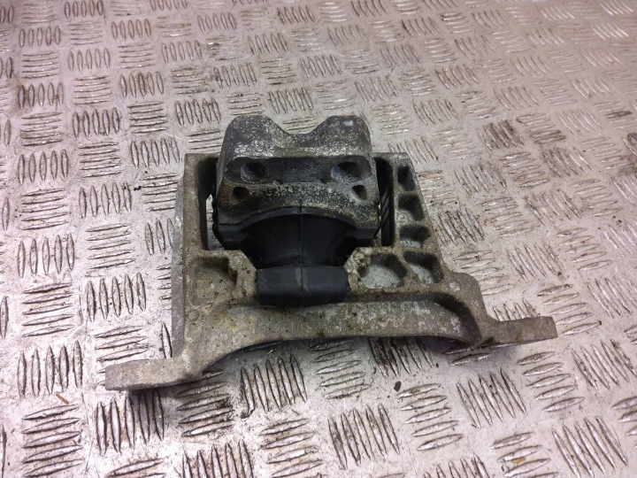 FORD TRANSIT TOURNEO CONNECT 2016 TOUTES SUPPORT FIXATION MOTEUR