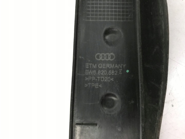 AUDI A5 8W6 PROTECTION REVÊTEMENT GARDE-BOUE DROITE 8W6820582E