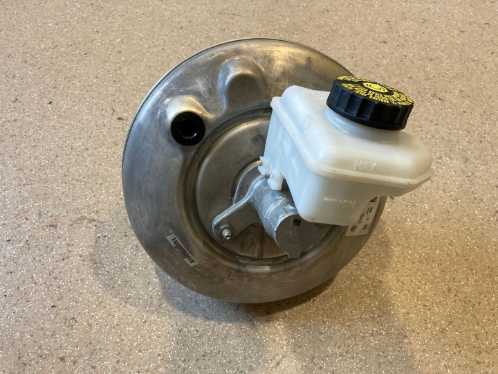 SERVO FREIN BMW 1 F40 6872071