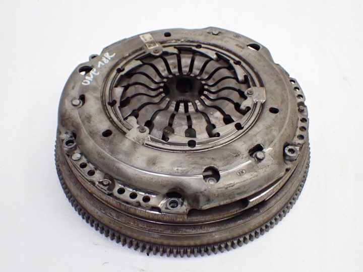 EMBRAYAGE COMPLET BI-MASSE 8671966 MINI ONE F55 F56 F57 1.5T B38 18R