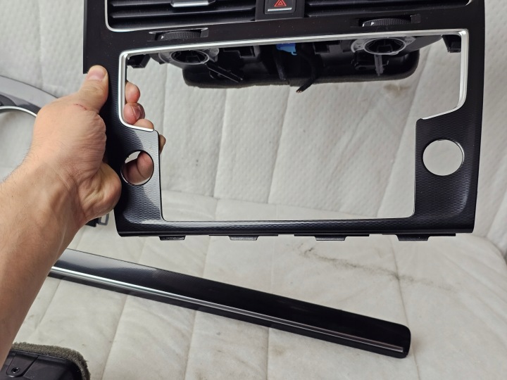 MOULURE DÉCOR PROTECTION TABLEAU DE BORD CONSOLES GRILLE CONDUIT D'AIR VW GOLF VII CARBONE