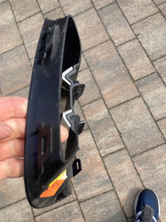 RENAULT CLIO V DROITE GRILLE PARE-CHOCS PDC 263314344