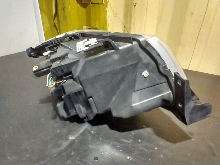 BMW E90 E91 LIFT PHARE AVANT AVANT GAUCHE UK 7202575