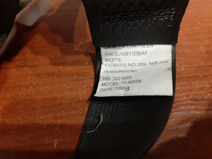 CEINTURE DE SÉCURITÉ ARRIÈRE CENTRAL CHRYSLER 300 C (LX) 8988 3.0L DIESEL
