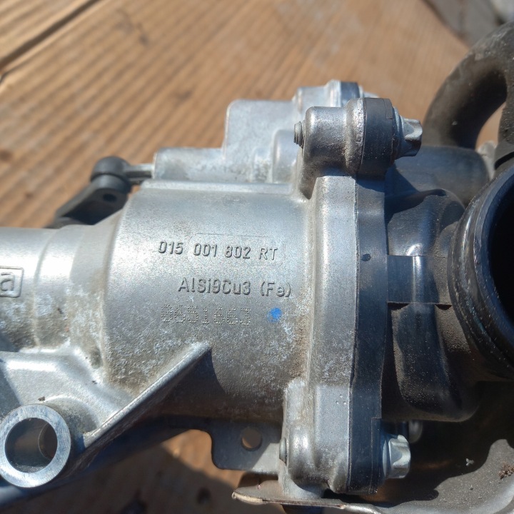 SUPPLÉMENTAIRE POMPE À EAU MERCEDES A B CLA GLA 270.910 W176 W117 1.6 1.8 2.0 M27