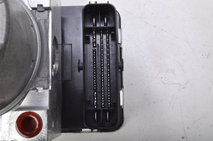 BMW F40 1.5 POMPE ABS 5A0A843