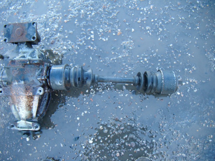MERCEDES W123 75- 2.3 AUTOMATE PONT DIFFÉRENTIEL ARRIÈRE ARRIÈRE 1153513208 3.69