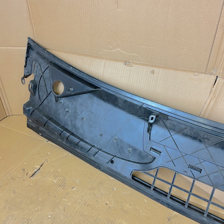 DOUBLURE DE PASSAGE DE ROUE PLASTIQUE A6398840074 MERCEDES W639 VIANO VITO ORIGINAL