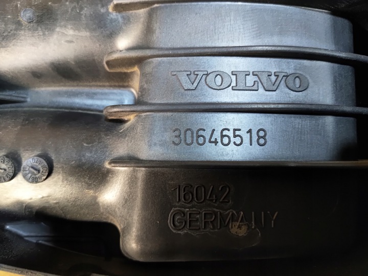 VOLVO S40 II V50 2.4 B COLLECTEUR ADMISSION 30646518 04-