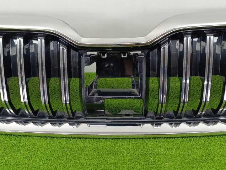 SKODA SUPERB III 3 LIFT GRILLE CALANDRE RADIATEUR PARE-CHOCS