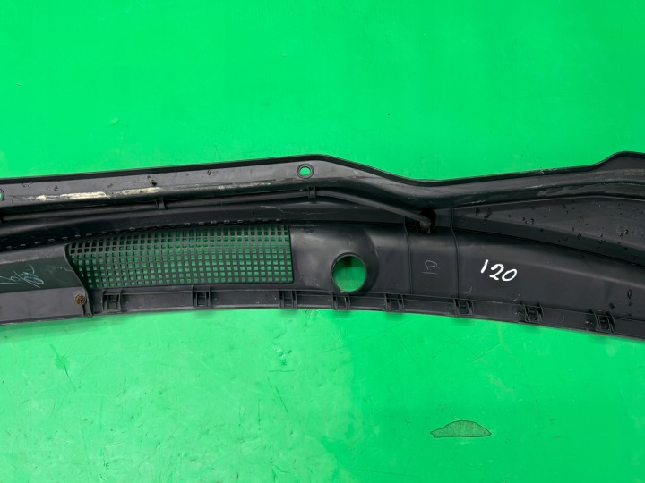 DOUBLURE DE PASSAGE DE ROUE PLASTIQUE PROJECTEUR EAU 86151-1J000 HYUNDAI I20 I 08- EUROPE