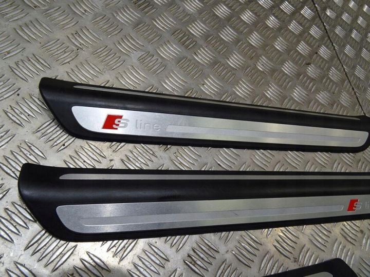 AUDI Q3 REVÊTEMENTS BAGUETTES DÉCORATIF SEUIL S LINE