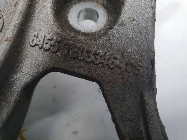 BMW 1 F20 F21 2014 POIGNÉE FIXATION COMPRESSEUR CLIMATISATION