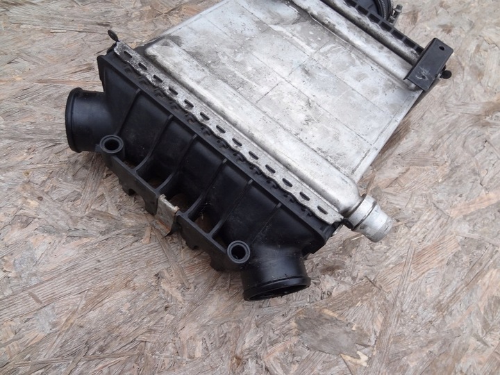 INTERCOOLER A2760900214 A2760900837 MERCEDES W205 W213 W222 