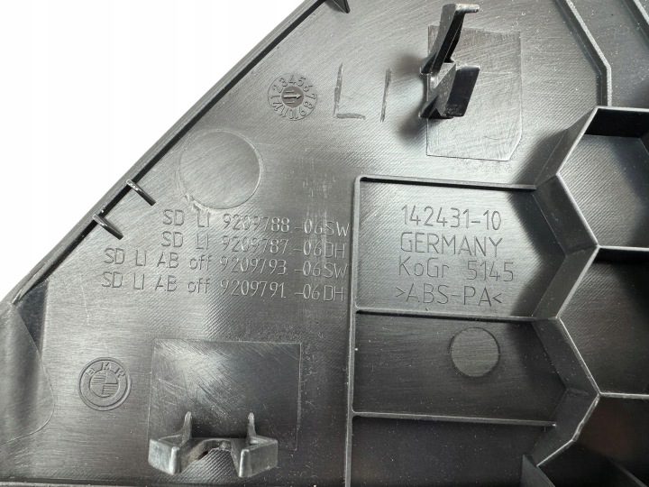 BMW 5 F11 MOULURE LATÉRALE TABLEAU DE BORD INSTRUMENTATION 142431