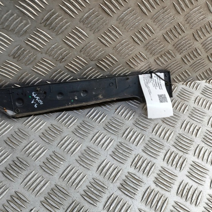 GLISSIÈRE AVANT DROIT GARDE-BOUE AUDI A5 (F53) 8W6820582E 31952578 3.0L