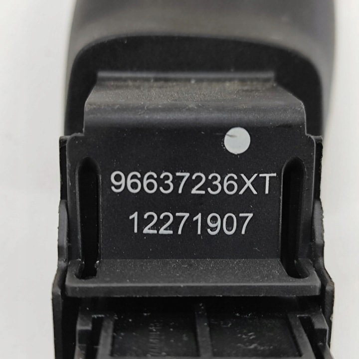 PEUGEOT 5008 2011 AUTRE COMMUTATEURS I BOUTONS