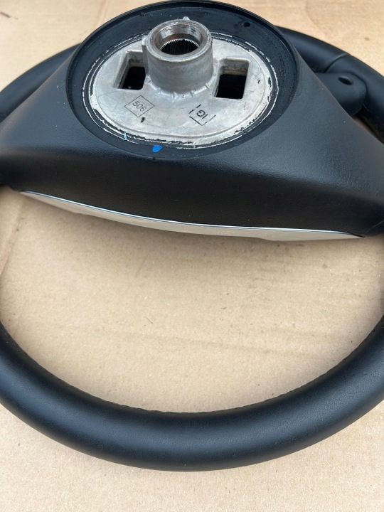 MERCEDES C W204 W212 LIFT VOLANT CUIR