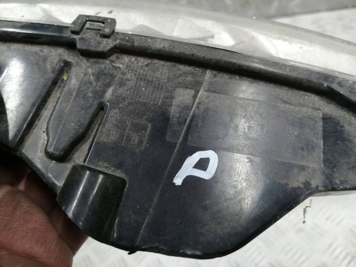 PHARE DROIT AVANT LED VERS CONDUITE DIURNE FJD CITROEN C4 II 17785002