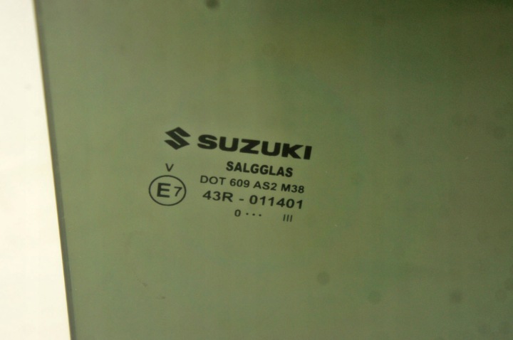 TK101 SUZUKI VITARA III VITRE DE PORTIÈRE DROIT ARRIÈRE 20R AR