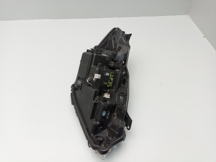 TOYOTA YARIS III 3 LIFT 2017- PHARE AVANT GAUCHE GAUCHE AVANT 0D-197 ÷