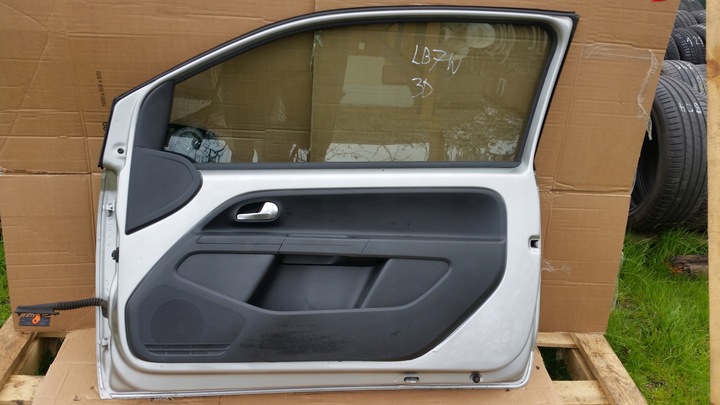 DE PUERTA PARTE DELANTERA DERECHA VW UP , SKODA CITIGO ,SEAT MII 3D LB7W 