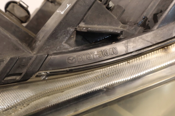 PHARE GAUCHE AVANT MAZDA 3 II BDG7-51040