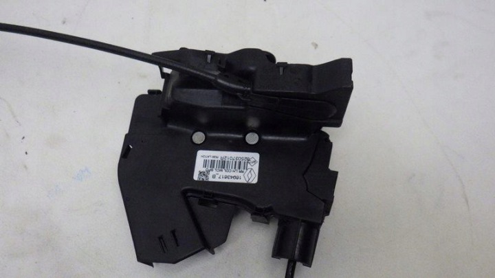 SERRURE SUPPORT POIGNÉES PORTES GAUCHE ARRIÈRE TALISMAN BERLINE 825037012R 16943617