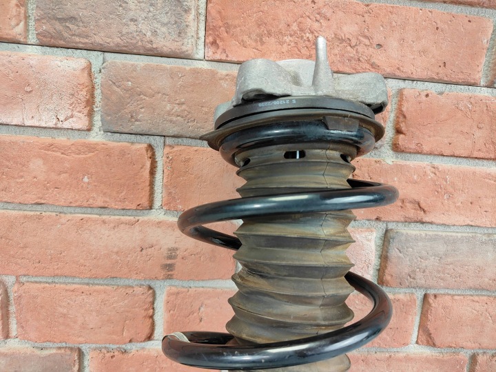 AMORTISSEUR GAUCHE AVANT AVANT BMW 3 G20 TRANSMISSION AVANT RWD 6888455