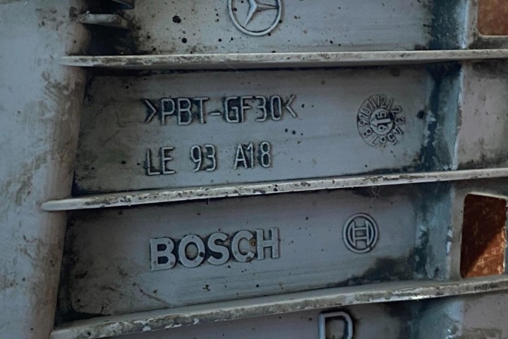 PHARES ANTIBROUILLARD DROIT AVANT AUDI 100 (5000) 1305233161 DIESEL 2001