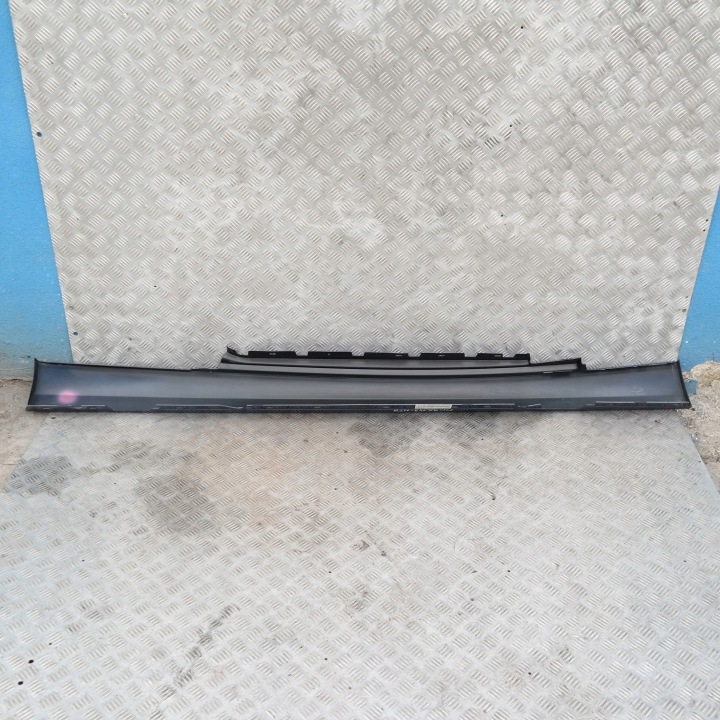 BMW 1 E81 REVÊTEMENT SEUIL GAUCHE MONTEGOBLAU A51