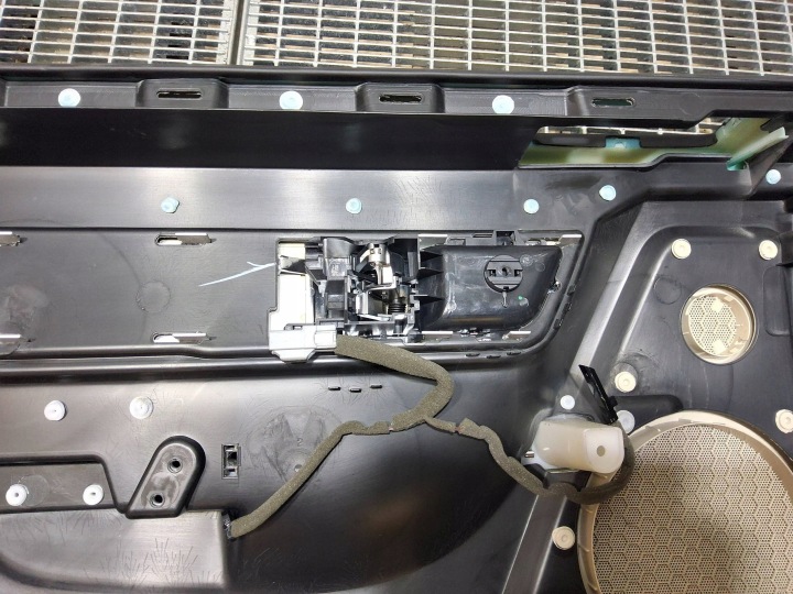 LAND ROVER RANGE ROVER SPORT L320 2011 ARRIÈRE CÔTÉ DROITE BRODERIE PORTES