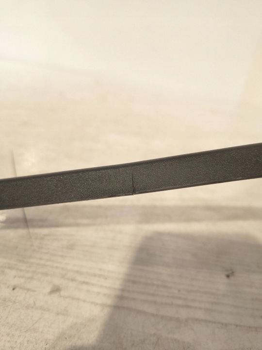 MOULURE REVÊTEMENT GAUCHE AVANT GARDE-BOUE AVANT SKODA KAROQ 57A854819