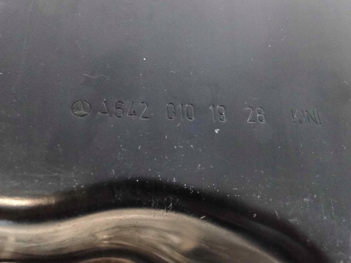MERCEDES R W251 251 CARTER HUILEUX INFÉRIEURE PIÈCE