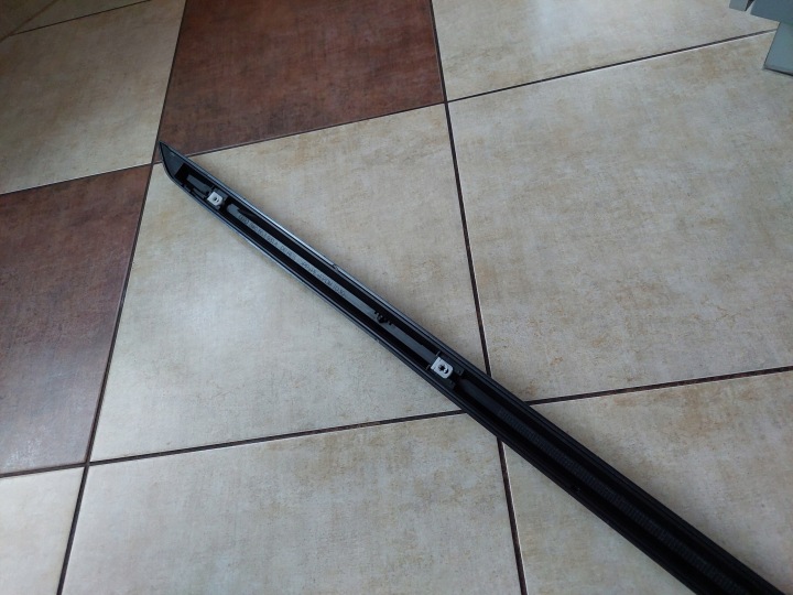 MOULURE SEUIL GAUCHE AUDI A4 B9 LIFT S-LINE 8W0