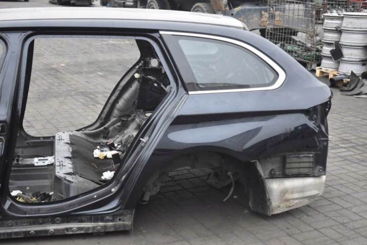 QUART AILE GAUCHE DROIT ARRIÈRE SEUIL POTEAU BMW F11 09-13