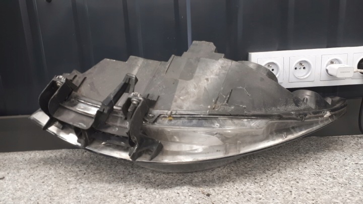 43160748 PROJECTEUR DROIT PEUGEOT 307