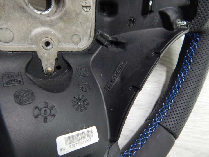 BMW E84 E87 E90 E92 VOLANT NEUF CUIR REVÊTEMENT PROSIMY CZYTAC DESCRIPTION