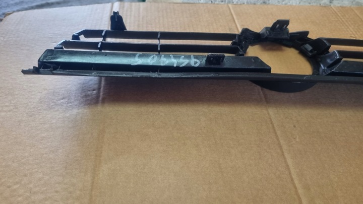CALANDRE RADIATEUR GRILLE VW PASSAT (B4) 94-09.96