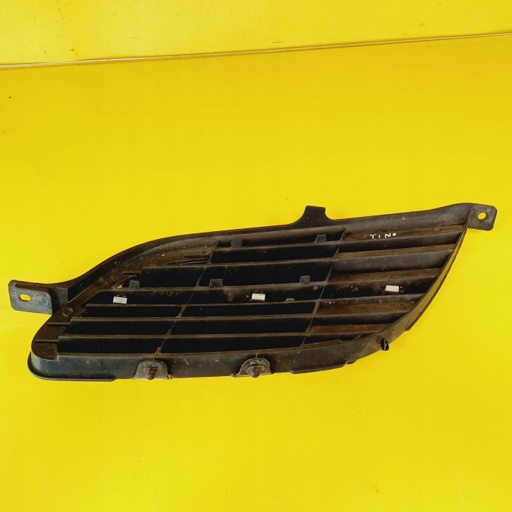 GRILLE PARE-CHOCS DROIT AVANT NISSAN ALMERA TINO 9381M020 NR38