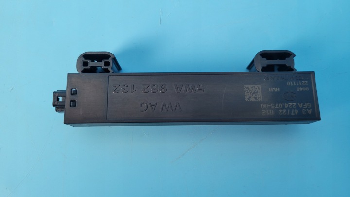 CUPRA LEON 23R AMPLIFICATEUR D'ANTENNE MODULE 5FA224075 5WA962132