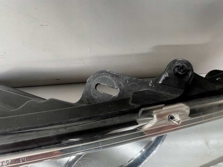 PHARE AVANT DROITE FORD FIESTA MK7 LENTILLE 8A6113W029CG