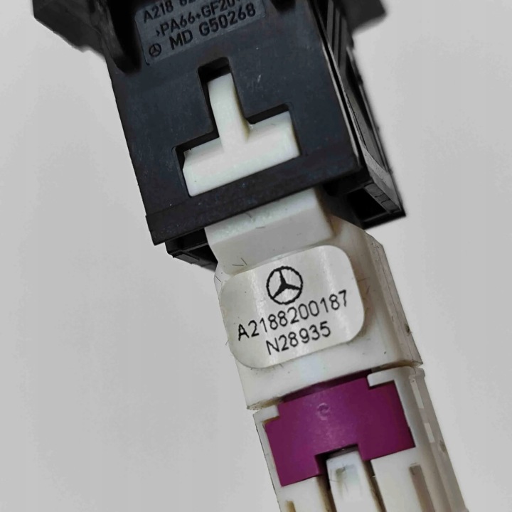 USB MERCEDES-BENZ AVEC (W221) A2188200187 32471685 3.0L 190KW 2011