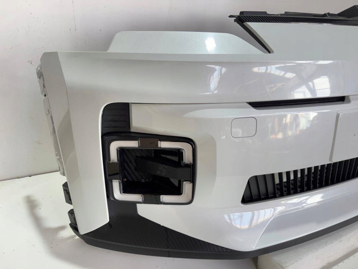 RENAULT 5 E TECH PARE-CHOCS AVANT AVANT SANS PDC C048