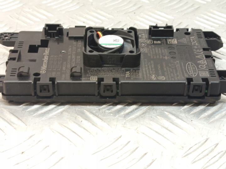 MERCEDES W206 W223 CHARGEUR INDUKCYJNA A2239001236