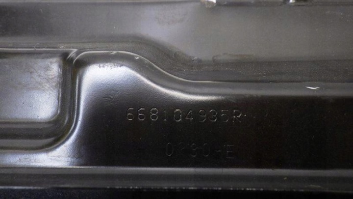 RENAULT OE 668104935R DOUBLURE DE PASSAGE DE ROUE INFÉRIEUR