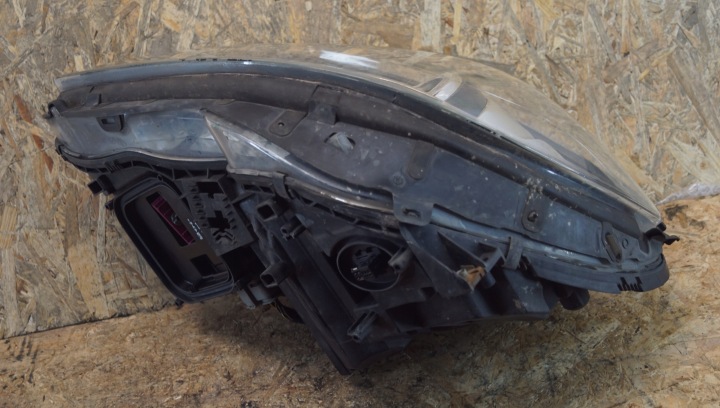 PHARE GAUCHE AVANT MERCEDES W204 LIFT XÉNON A2048204539