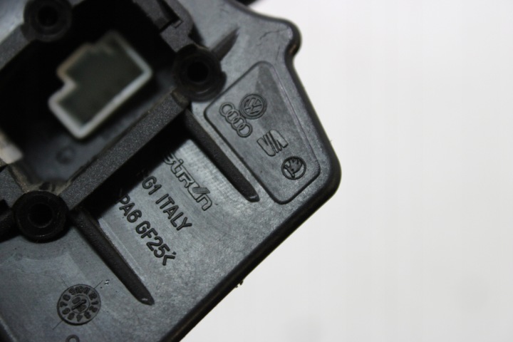 MANETTE COMMUTATEUR RADIO EUROPE 5J0959849 SEAT IBIZA IV 6J 11R