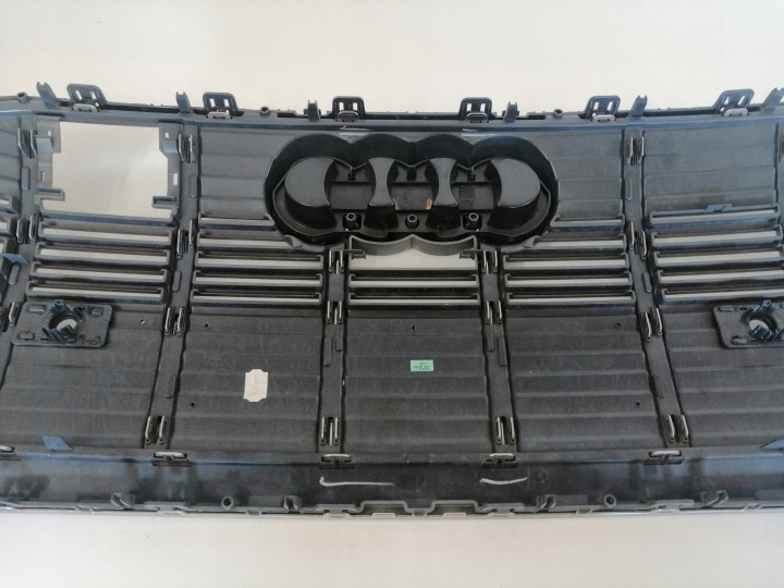 AUDI E-TRON 4KE GRILLE